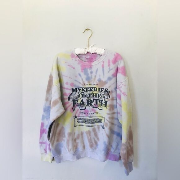 Urban outfitters | mysteries of the earth crewneck sweatshirt | size large - Picture 5 of 5